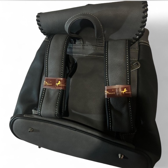 Black leather backpack - Picture 2 of 5